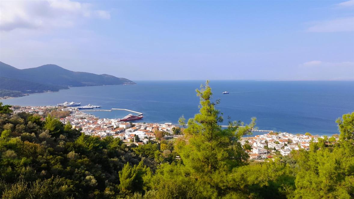 Blick auf Limenas von der Akropolis