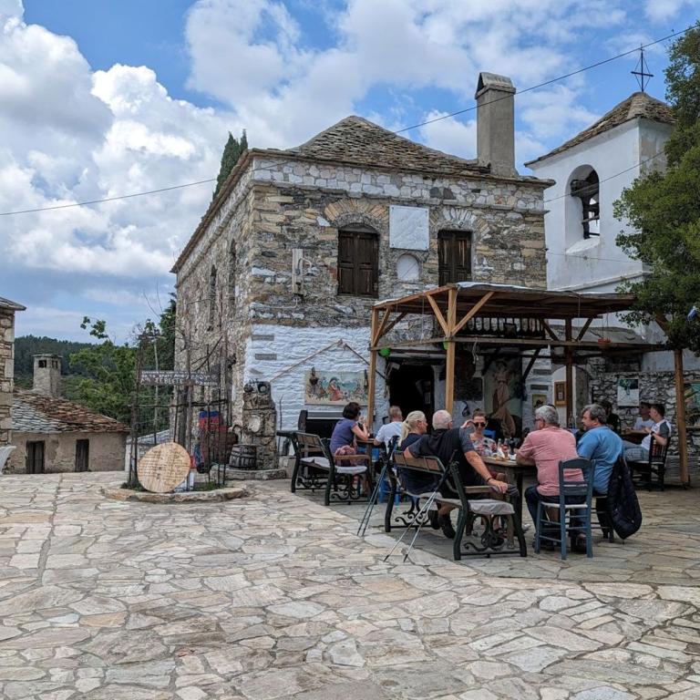 Kostas Taverna